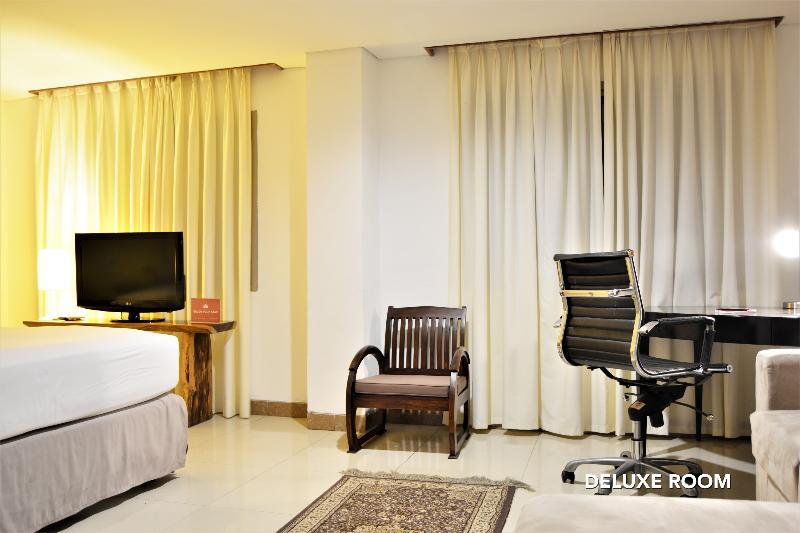 W Home Cikatomas Jakarta Exterior foto