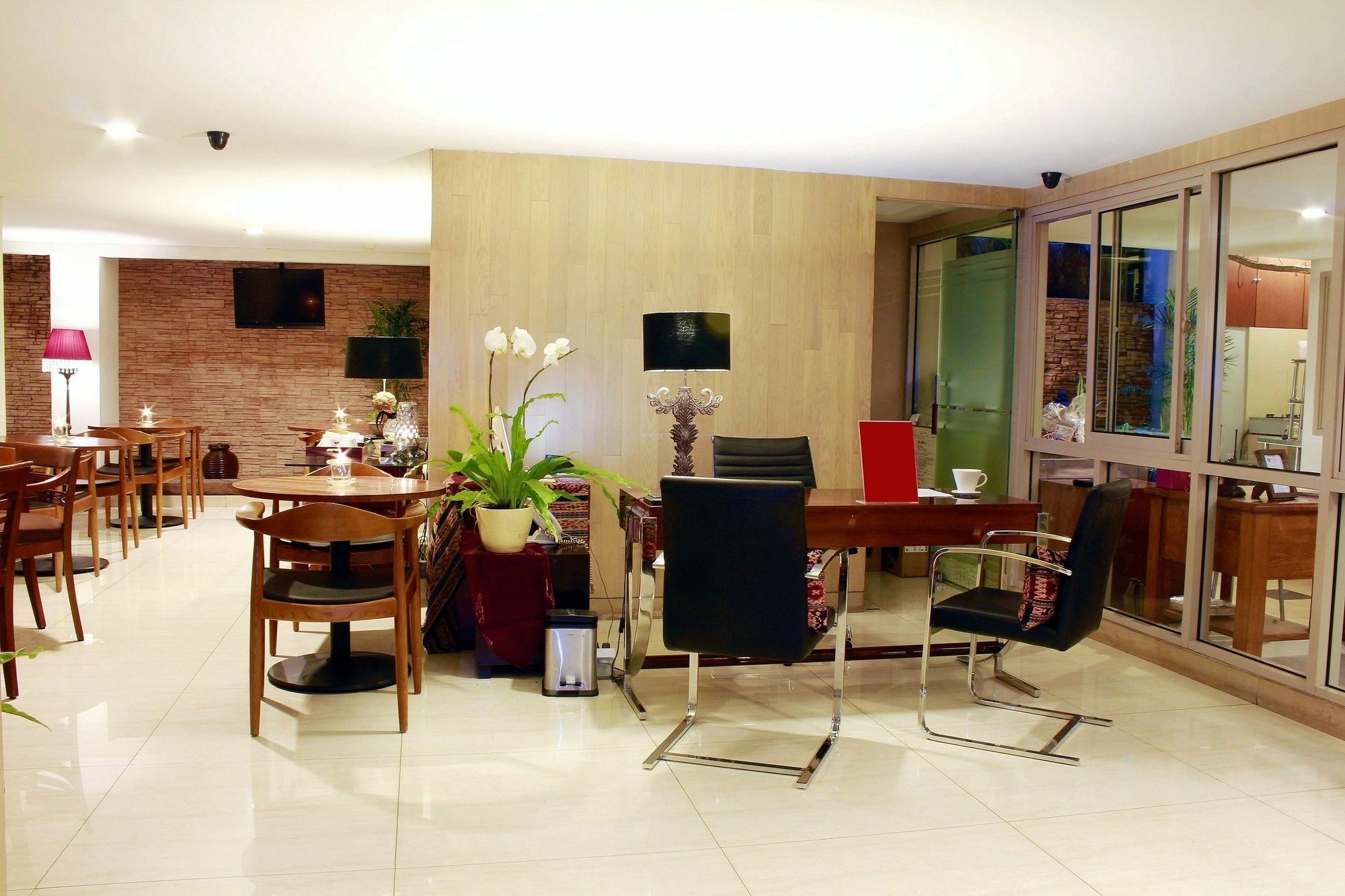 W Home Cikatomas Jakarta Exterior foto